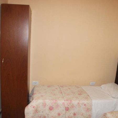 Cv Apart Resistencia Bagian luar foto